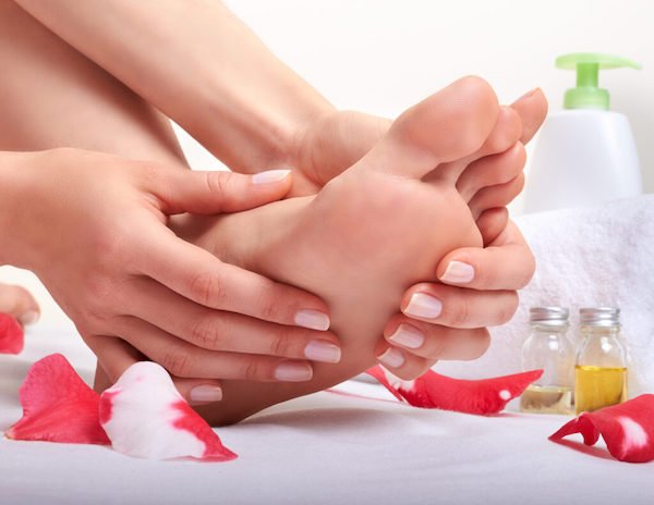 Say Goodbye to Dry Feet: The Ultimate Guide on How To Moisturize Your Feet